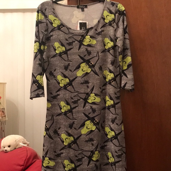 Witches dress/gown NWT - Picture 1 of 5